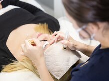 ミヨン(miyong)の雰囲気(ブラックティントで色付けした、マスカラパーマが人気!)