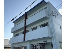 水色のアパート【201】です。Instagram @koily_salon