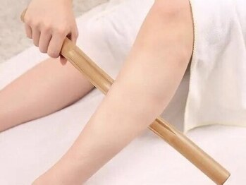 悦慕 ハーバーランド店の写真/アロマオイルで首肩～足裏まで全身痛気持ちよく流します♪アロマの香りで癒されながら身体もスッキリ!!