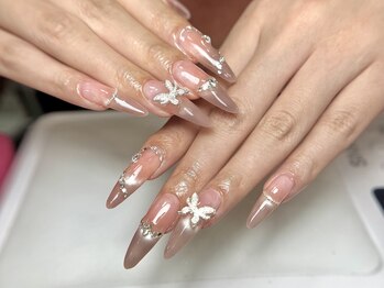 LUCI NAIL新大久保【ルシ ネイル】長さだし/持ち込み/ゴテゴテ/パラジェル/フィルイン/