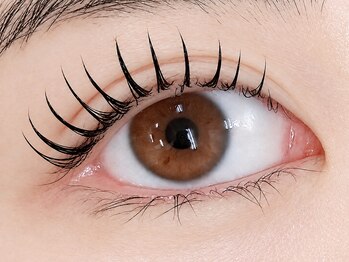 ベルヴィ(belle vie)の写真/ケアが得意なベルヴィは傷んでボロボロなまつ毛の救世主◎&healthy・LEDよりモチが良く傷みが少ないです♪