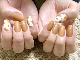 牛柄ネイル