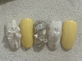 埋めつくしリボンネイル