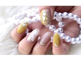 マスタードイエロー