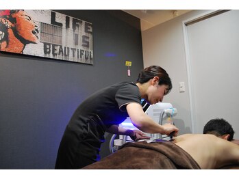 モア ビューティー トウキョウ(MORE BEAUTY TOKYO)/意外に背中の毛生えてます！！