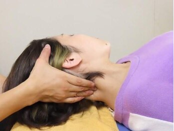 ふくろうの樹治療室の写真/【骨格矯正付きカイロプラクティック90分¥5800】慢性的な肩こり、腰痛にお悩みの方必見！歪みを整え改善へ