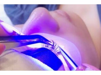 フラミンゴデザイン シー(flamingo design C)の写真/ネイル&アイ同時施術が可能♪時短で綺麗な自分に☆忙しい方にもオススメ♪お仕事帰りにも◎