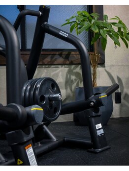 ビエネスタジムトウキョウ 青山(BIENESTAR GYM TOKYO)/【内観】本格機材を贅沢に使用