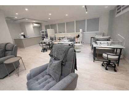 モアネイルズ(MORE-NAILS)の写真