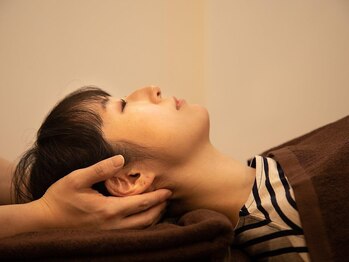 ソロウノ 平和島本院の写真/【口コミ高評価】一時的なリラクゼーションに留まらず、身体の繋がりを意識した施術で姿勢や使い方が変わる