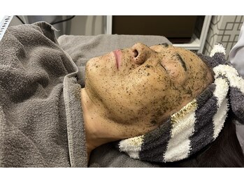 肌質改善ラボ/大人気のREVIハーブピーリング★