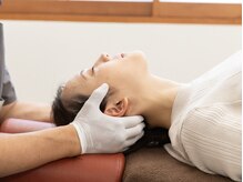 柔 ヤワラ/牽引（首こり/肩こり/頭痛）