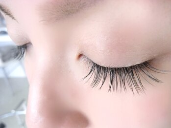 メイクプラスネイル ヴィヴィッド(MAKE+NAIL vivid)/130本(Jカール)閉じた状態