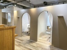 ライラ(RAIRA)の雰囲気（全席個室のため周りを気にせず、ゆっくりお過ごしいただけます◎）