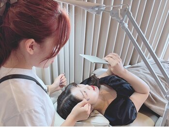 ガレリア ビューティー 桑名店(GALLARIA Beauty)/04.まつ毛や眉毛の状況を確認