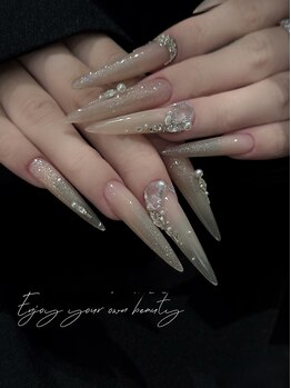 モモネイル(Momo Nail)/チップ長さ出し付け放題デザイン