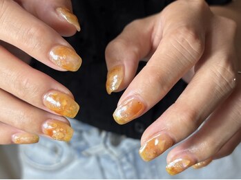 フルル(fururu)の写真/【写真映え間違いなし♪】落ち着きカラー×きらめきで、華やかさと上品さを絶妙バランス☆気分UPな指先に♪