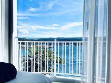 海を一望！大人のための隠れ家サロン