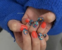 エム ネイル(emu nail)
