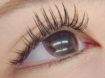 バニラ アイ アンド ネイル(vanilla eye&nail)の写真/【平日10-17時限定!フラットラッシュ100本¥5000】持続性×軽い付け心地が魅力◎自然なボリューム感の虜に♪