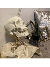 Salon Now or Never/小顔、骨盤姿勢矯正で歪み改善へ