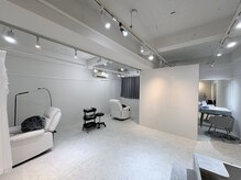 mile ミレ 【まつげパーマ/眉毛/LEDマツエク】【7/1 OPEN（予定）】の雰囲気（白を基調とした、清潔感のある韓国風店内で施術が受けられます♪）