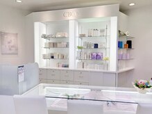 シーボン 仙台店の雰囲気（明るく広々とした開放的なサロン空間。初めての方も通いやすい）