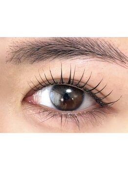 ナチュラル上品な目元にしたい