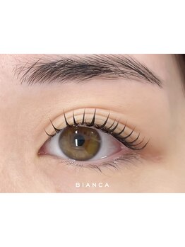 ナチュラル上品な目元にしたい