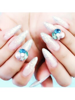 ネイル サロンティーラ(Tilla)/ラメグラ