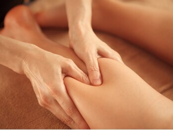 エミニー(EMINY)/ふくらはぎはお手入れ必須