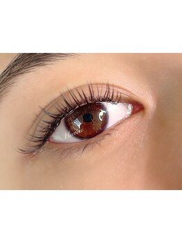 ナチュラル上品な目元にしたい