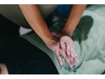 カーム整骨院(CALM整骨院)/緊張した筋肉をほぐしていきます