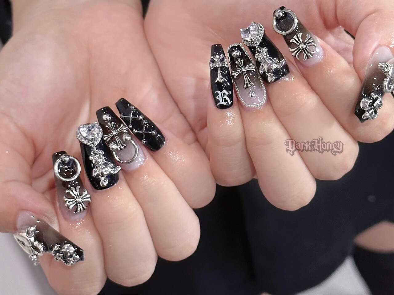 2025年-2026年冬トレンド】海外のネイルデザイン集｜人気順｜3ページ目