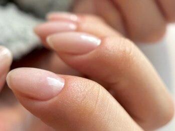 ヌンク(nunc)の写真/シンプルだからこそ技術が光る!お洒落なニュアンスネイルでお客様のライフスタイルに合ったデザインを提案!