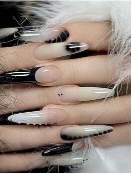 ナナネイル川崎店(NaNa Nail)の写真/大人の品格は指先から。折れた爪・形のコンプレックスも「長さ出し」で解決♪