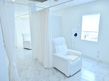ホワイトニングカフェ 豊中店(WhiteningCafe)の雰囲気（NEWOPEN★半個室の綺麗な店内でホワイトニング♪）