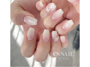 エスネイル 新宿西口店(es NAIL)/ふんわり白グラ