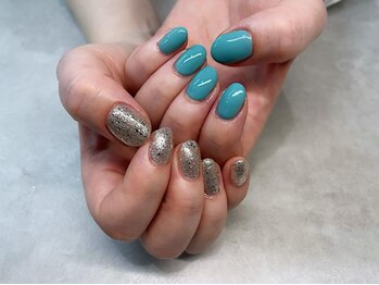 カラン(CALaN)/シルバーラメ/ブルーネイル