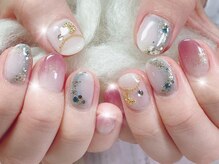 ハッピービューティー(Happy Beauty)/月モチーフのキラキラネイル