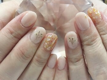 ネイルサロン 爪吉/可憐な小花も大人可愛い♪