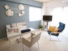 private nail room Grand Bleu