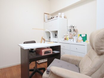 ドルフィネイル/内観1