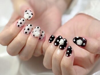 シェリ(Cheri)の写真/季節やイベントに合わせたデザインのご提案もお任せ♪お仕事で派手ネイルができない方のシンプルネイルも◎