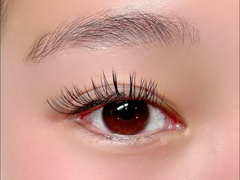 トミー リラ(Tommy Lila)の写真/自まつ毛のような自然なお目元へと仕上げます♪お顔の印象をグッと華やかに☆バサバサ感が苦手な方にも◎