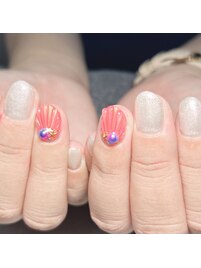 夏定番！人魚の鱗ネイル