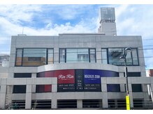 お隣は姉妹店の女性専用サロン「リンリン」