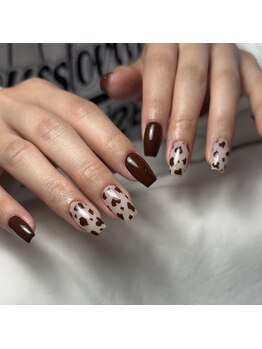 ネイルアトリエビー(nail atelier be’)/牛柄デザイン