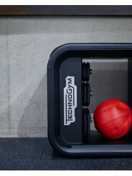 ビエネスタジムトウキョウ 青山(BIENESTAR GYM TOKYO)/【内観】美姿勢をつくるツール