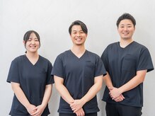 四日市いくわ整骨院・鍼灸院【整体・骨盤矯正・美容鍼・ヘッドマッサージ・鍼】の雰囲気(スタッフが笑顔で皆様をお迎えいたします☆)